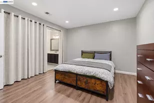 5547 Russo Dr, San Jose, CA 95118 - Photo 14