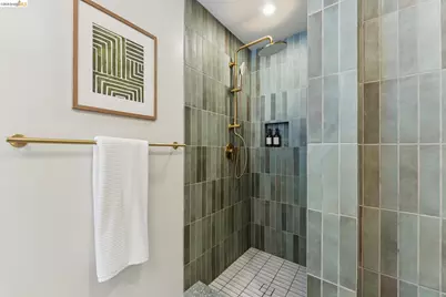 2659 Carisbrook Dr, Oakland, CA 94611 - Photo 38