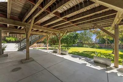 2659 Carisbrook Dr, Oakland, CA 94611 - Photo 60