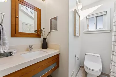 2659 Carisbrook Dr, Oakland, CA 94611 - Photo 40