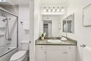 630 Canyon Oaks Dr, Oakland, CA 94605 - Photo 18