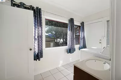1646 51st Ave, Oakland, CA 94601 - Photo 22
