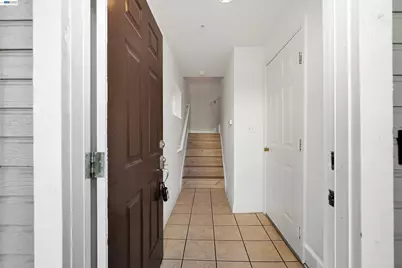 2207 Parnassus Ct, Hayward, CA 94542 - Photo 8