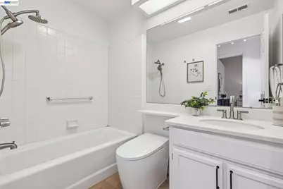 7673 Helmsdale Dr, San Jose, CA 95135 - Photo 44