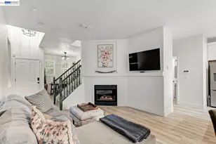 223 Washington Pl, West Sacramento, CA 95605 - Photo 6