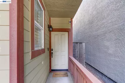223 Washington Pl, West Sacramento, CA 95605 - Photo 2