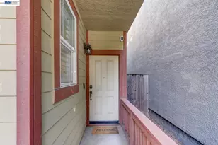 223 Washington Pl, West Sacramento, CA 95605 - Photo 2