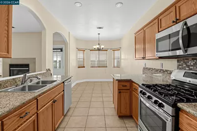 7330 Catalpa Ave, California City, CA 93505 - Photo 8