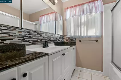 6422 Lubao Ave, Woodland Hills (los Angeles), CA 91367 - Photo 24