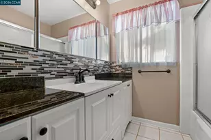 6422 Lubao Ave, Woodland Hills (los Angeles), CA 91367 - Photo 24