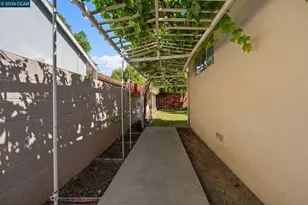 6422 Lubao Ave, Woodland Hills (los Angeles), CA 91367 - Photo 28