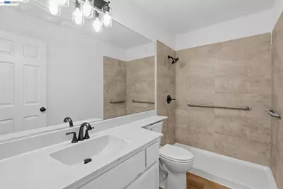 2921 Meadow Hawk Way, Antelope, CA 95843 - Photo 32
