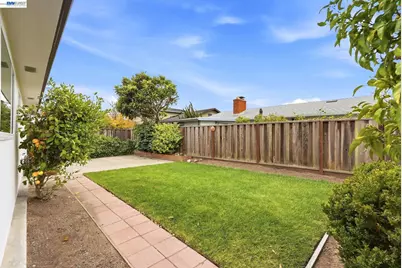 1952 Sandcreek Way, Alameda, CA 94501 - Photo 28