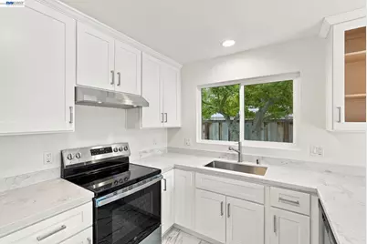 1952 Sandcreek Way, Alameda, CA 94501 - Photo 12