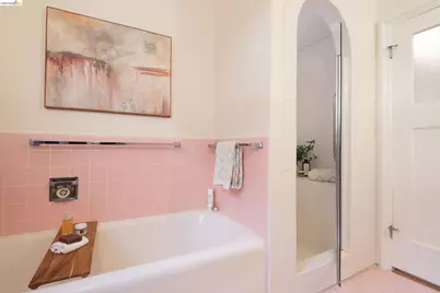 5200 Golden Gate Ave, Oakland, CA 94618 - Photo 42