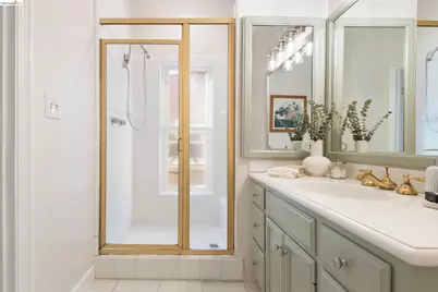 5200 Golden Gate Ave, Oakland, CA 94618 - Photo 34