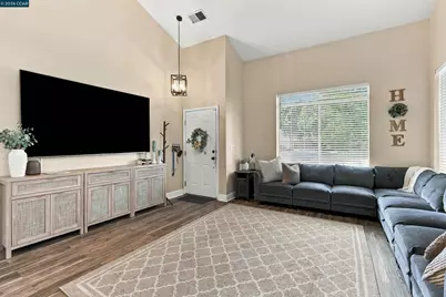 2348 Woodhill Dr, Pittsburg, CA 94565 - Photo 8
