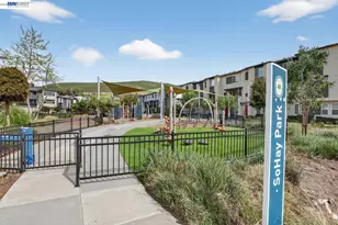 411 Rhythm Ln, Hayward, CA 94544 - Photo 24