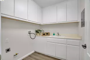 2571 Wakefield Ct, Brentwood, CA 94513 - Photo 14