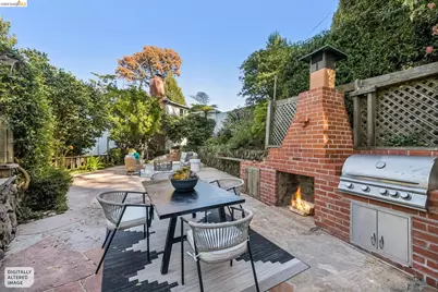 2556 Carisbrook Dr, Oakland, CA 94611 - Photo 70
