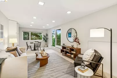 2556 Carisbrook Dr, Oakland, CA 94611 - Photo 56