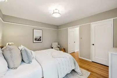 2556 Carisbrook Dr, Oakland, CA 94611 - Photo 50