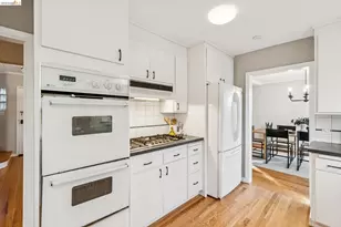 2556 Carisbrook Dr, Oakland, CA 94611 - Photo 26