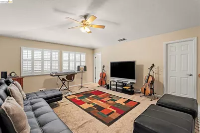 161 Monet Dr, Oakley, CA 94561 - Photo 34