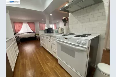 1015 Kings Rd #309, West Hollywood, CA 90069 - Photo 24