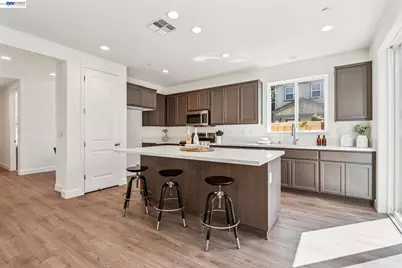 129 Creek View Cir, Fairfield, CA 94533 - Photo 14