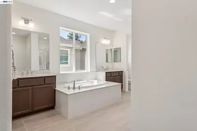 129 Creek View Cir, Fairfield, CA 94533 - Photo 44