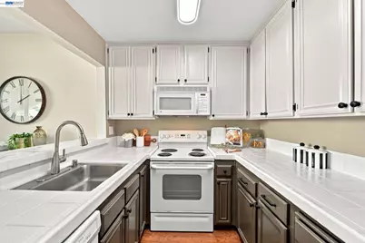 6043 Joaquin Murieta Ave #D, Newark, CA 94560 - Photo 6
