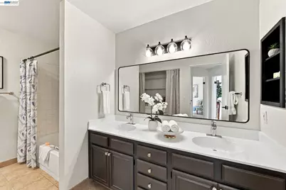 6043 Joaquin Murieta Ave #D, Newark, CA 94560 - Photo 14