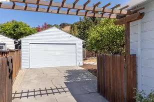 127 Covington St, Oakland, CA 94605 - Photo 34