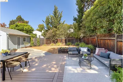 127 Covington St, Oakland, CA 94605 - Photo 24