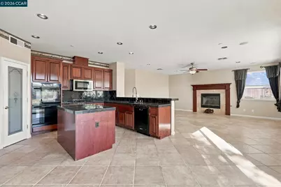294 Pebble Beach Dr, Brentwood, CA 94513 - Photo 8