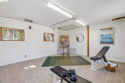 7531 Greenly Dr, Oakland, CA 94605 - Photo 22