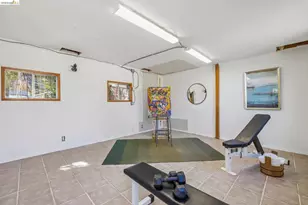7531 Greenly Dr, Oakland, CA 94605 - Photo 22
