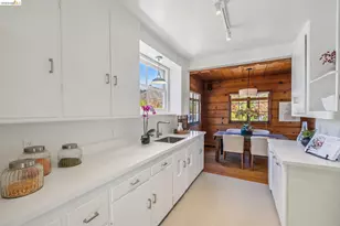 7531 Greenly Dr, Oakland, CA 94605 - Photo 14