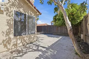 2222 Woodhill Dr, Pittsburg, CA 94565 - Photo 32