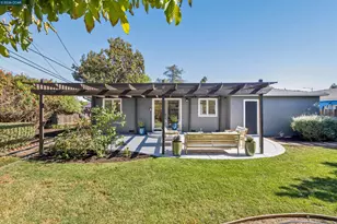 1651 Glazier Dr, Concord, CA 94521 - Photo 30
