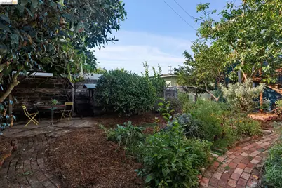 835 45th St, Oakland, CA 94608 - Photo 58