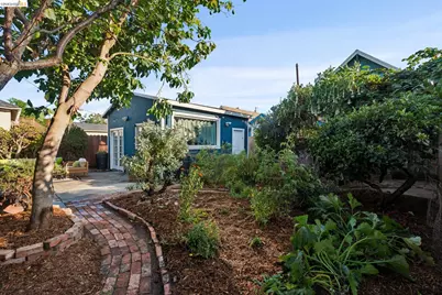 835 45th St, Oakland, CA 94608 - Photo 52