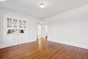 835 45th St, Oakland, CA 94608 - Photo 32
