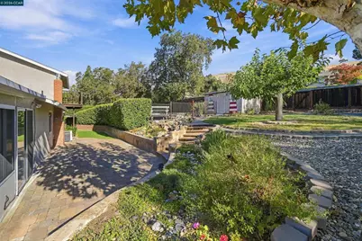 876 San Miquel Rd, Concord, CA 94518 - Photo 14