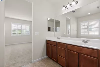 290 Santa Clara Dr, Mountain House, CA 95391 - Photo 32