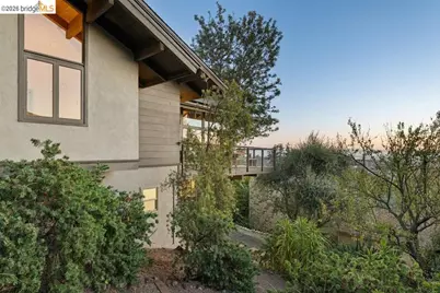 4090 39th Ave, Oakland, CA 94619 - Photo 82