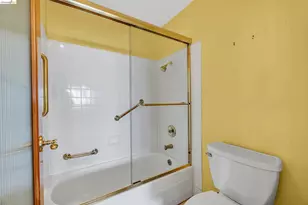 555 Pierce St, Albany, CA 94706 - Photo 30