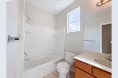 2560 Village Dr, Santa Rosa, CA 95403 - Photo 10