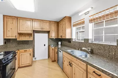 4636 Redwood Rd, Oakland, CA 94619 - Photo 8